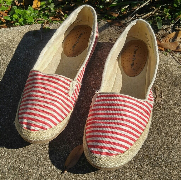 BareTraps Shoes - Bare Traps Carlyn canvas flats, size 9.5